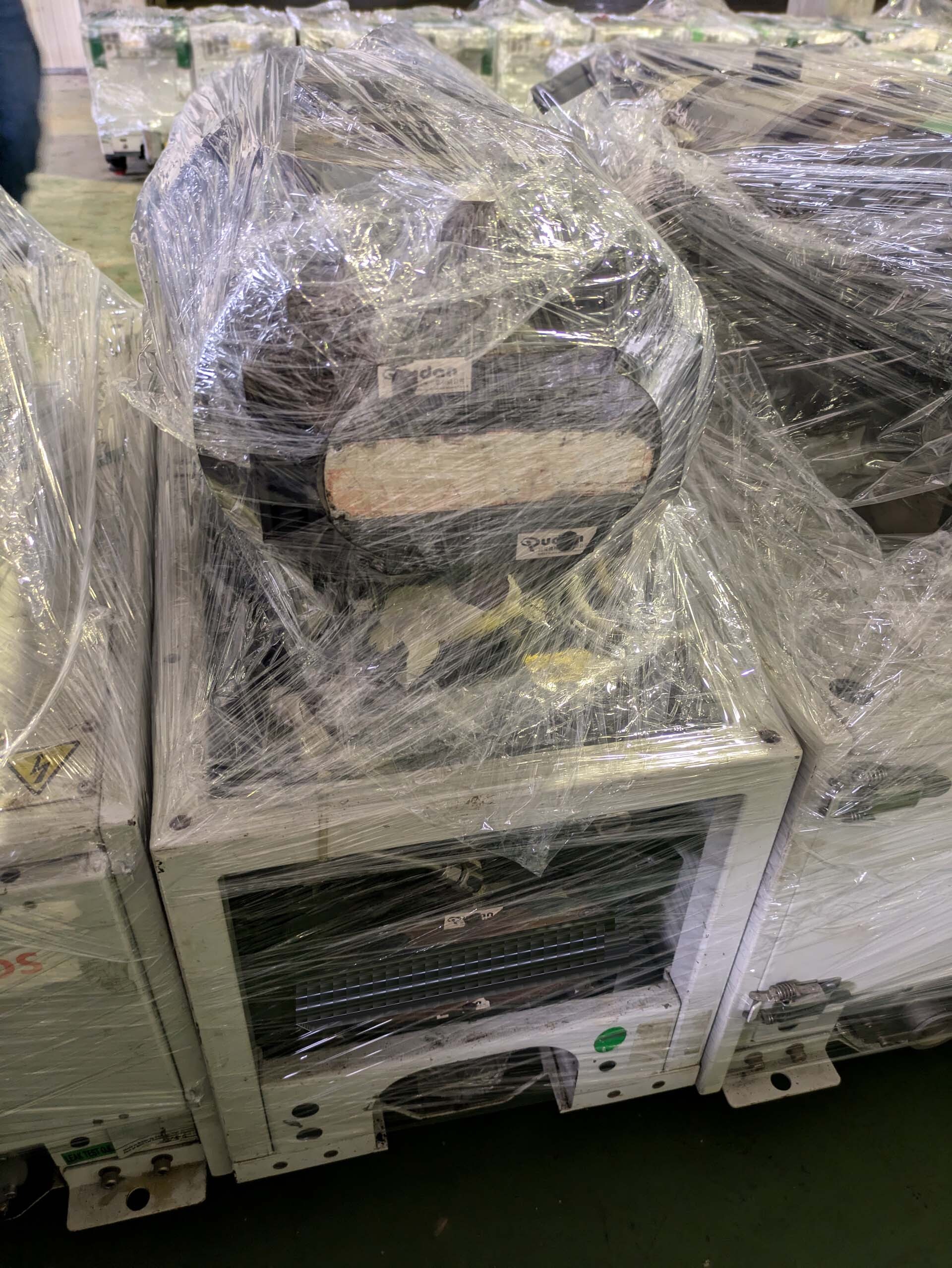 Photo Used EDWARDS iQDP80 / 500 For Sale