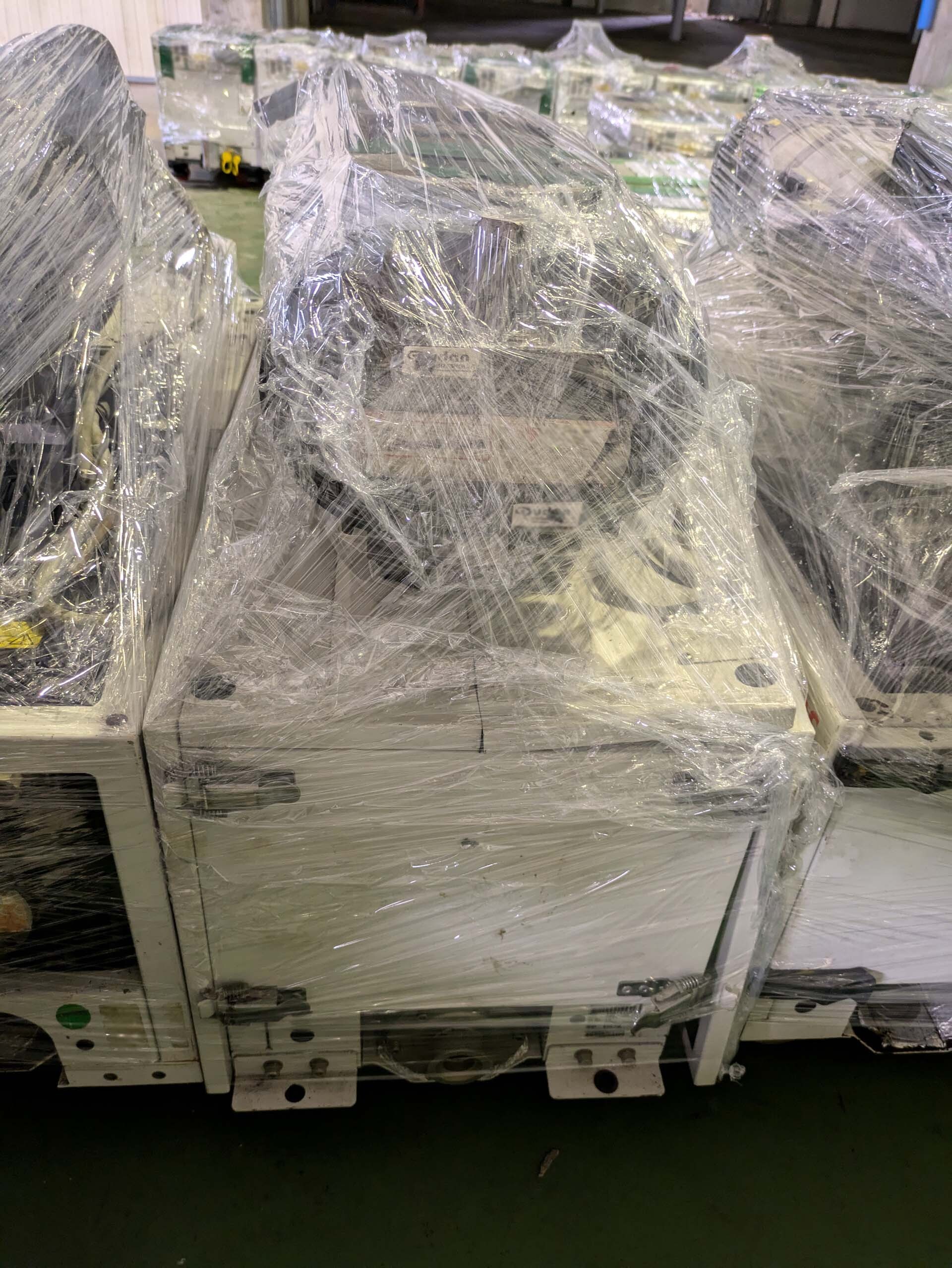 Photo Used EDWARDS iQDP80 / 500 For Sale