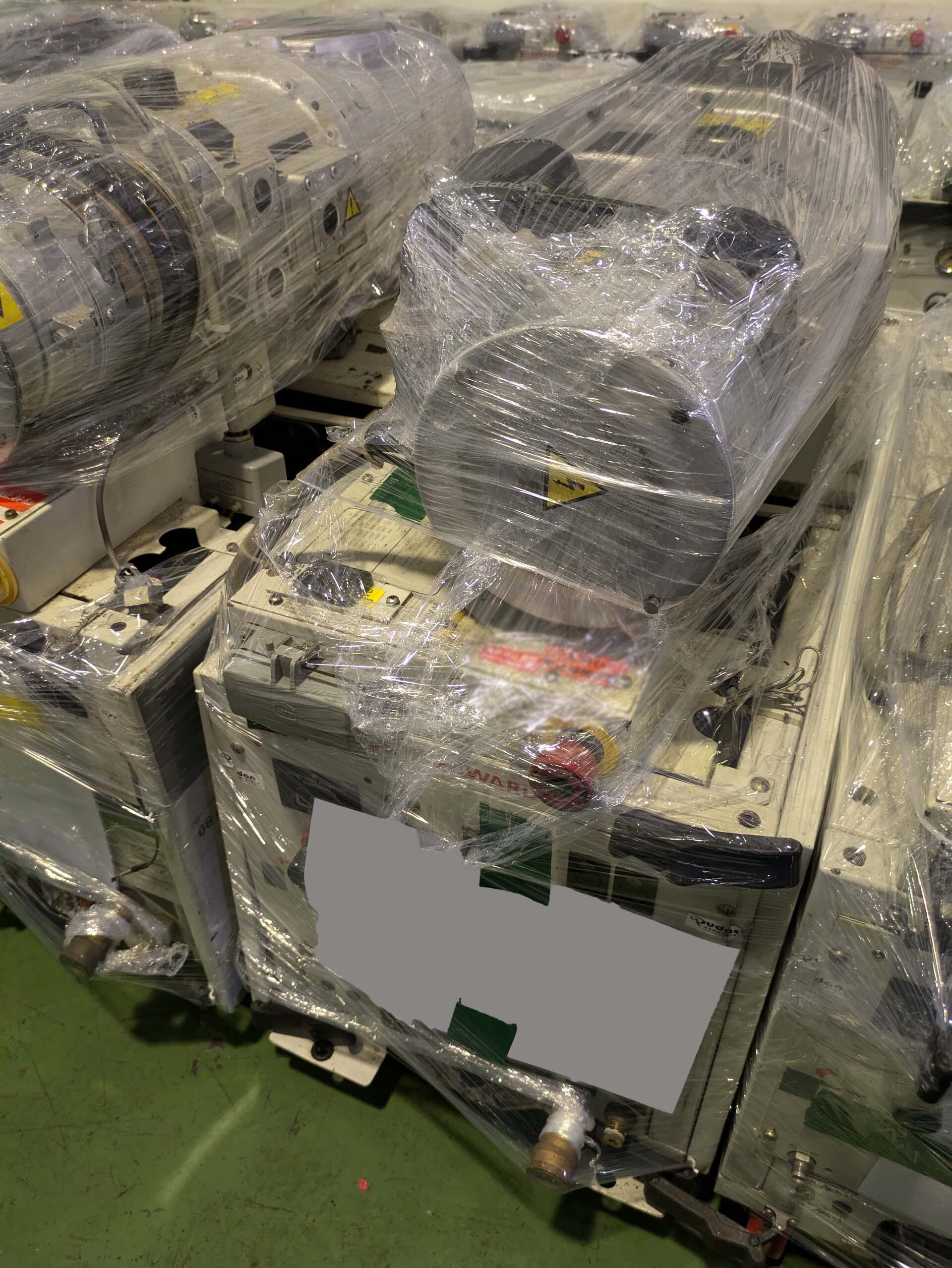 Photo Used EDWARDS iQDP80 / 500 For Sale