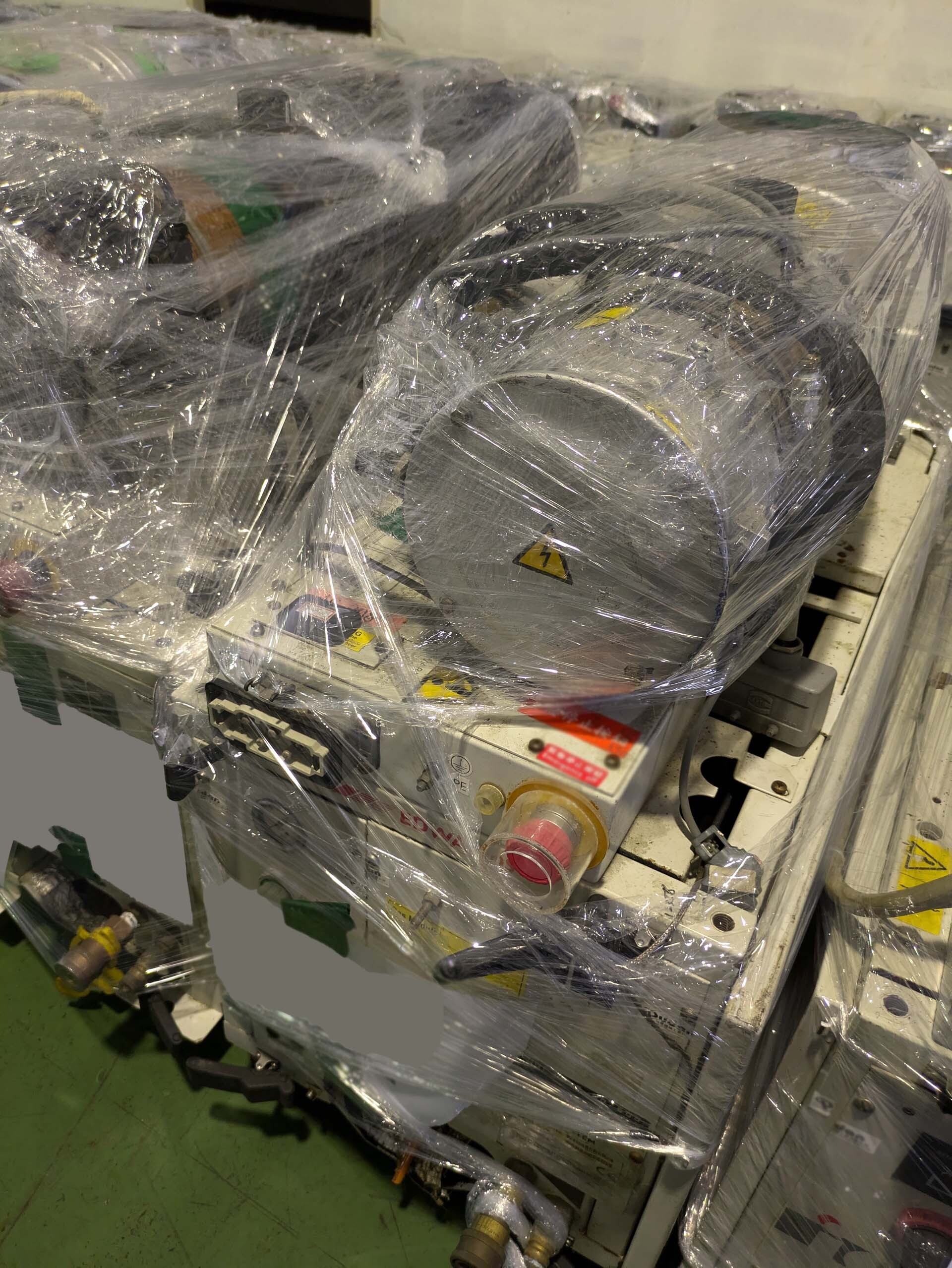 Photo Used EDWARDS iQDP80 / 500 For Sale