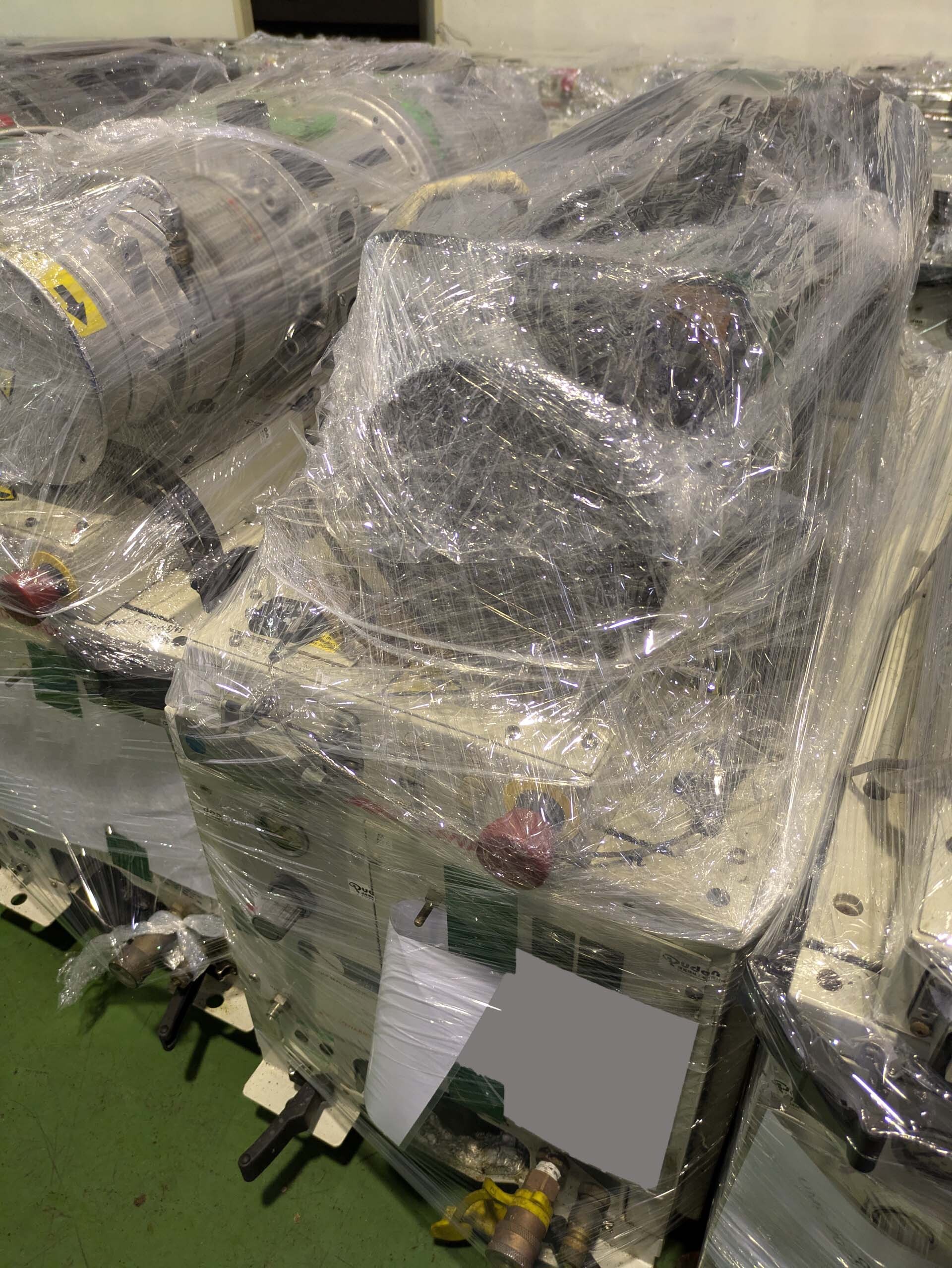 Photo Used EDWARDS iQDP80 / 500 For Sale