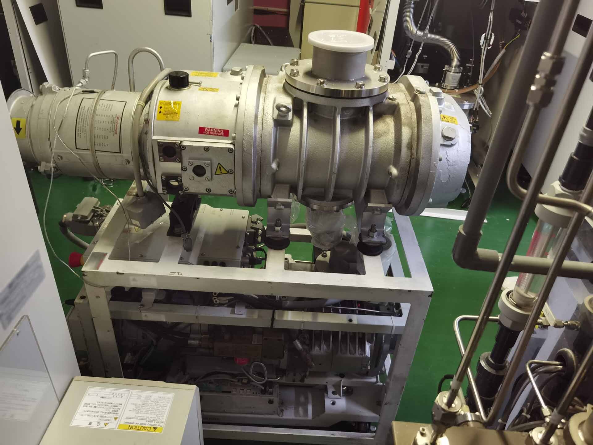 Photo Used EDWARDS iQDP80 / QMB1200 For Sale