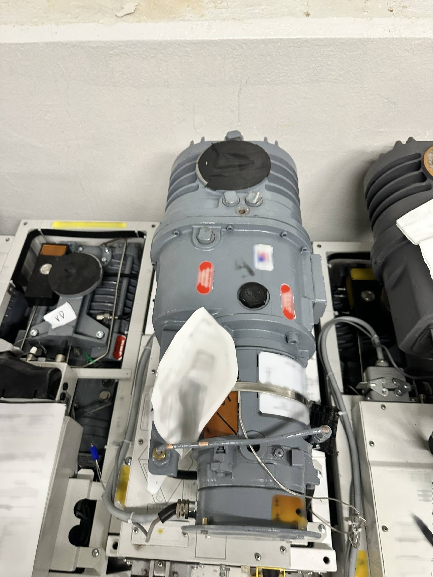 Foto Verwendet EDWARDS iQDP80 / QMB250 Zum Verkauf