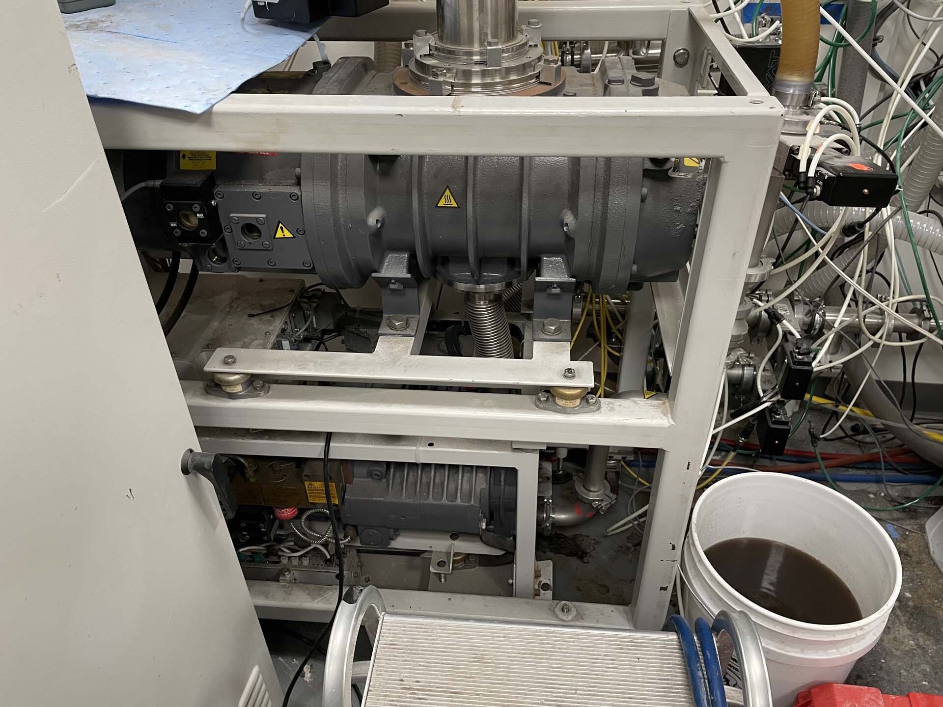 Foto Verwendet EDWARDS iQDP80 / QMB1200 Zum Verkauf