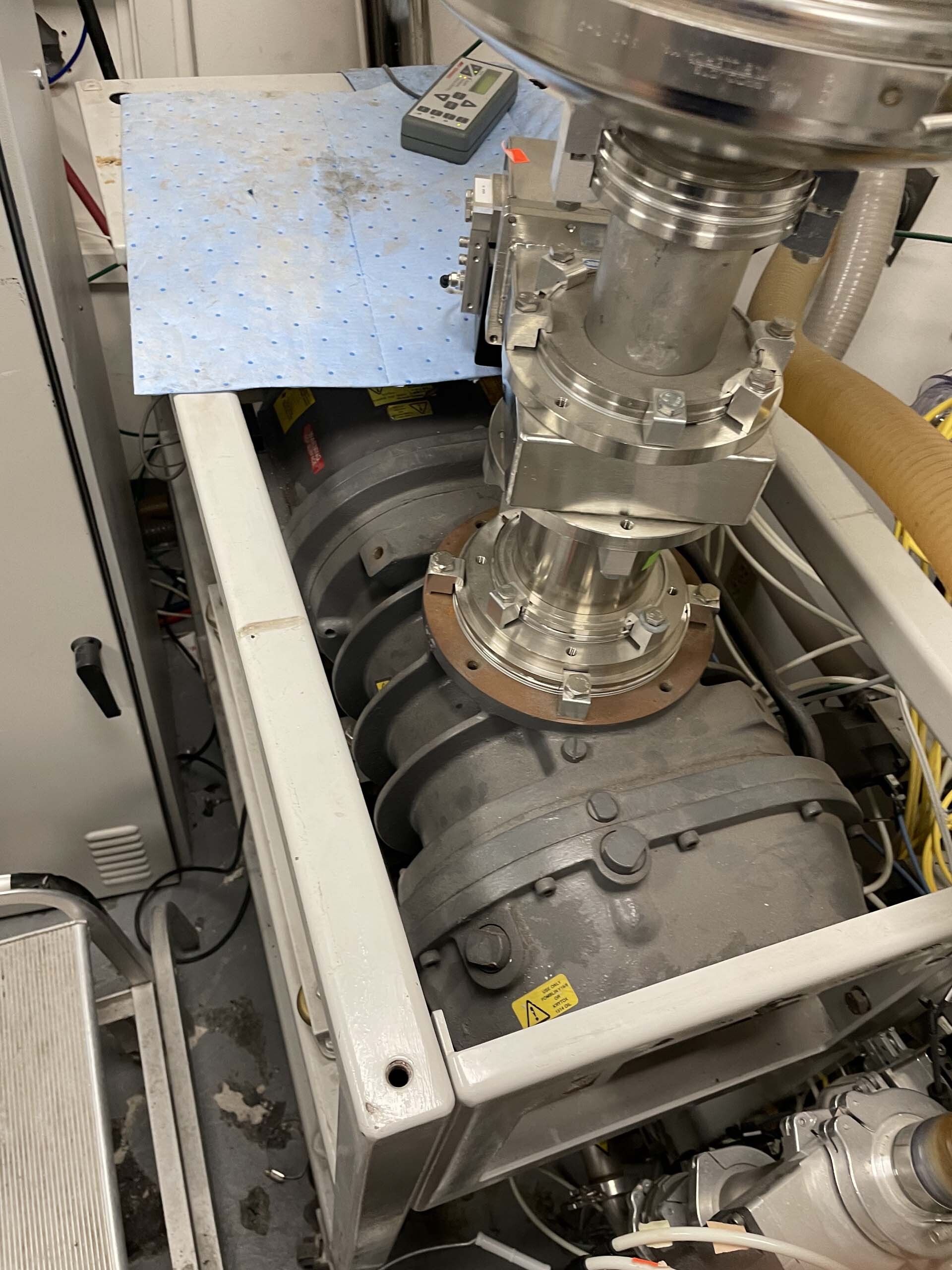 Foto Verwendet EDWARDS iQDP80 / QMB1200 Zum Verkauf