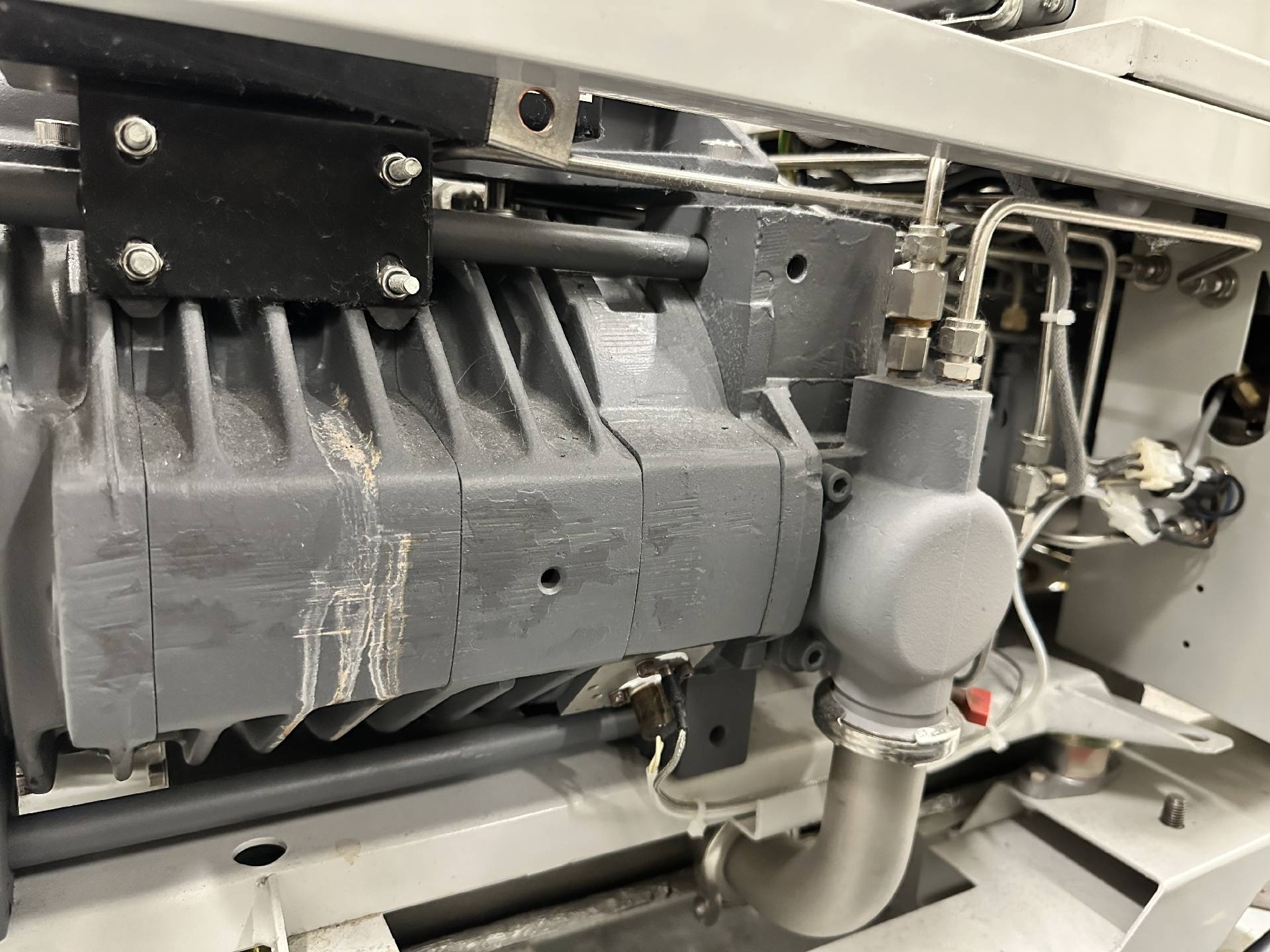 Photo Used EDWARDS iQDP80 For Sale