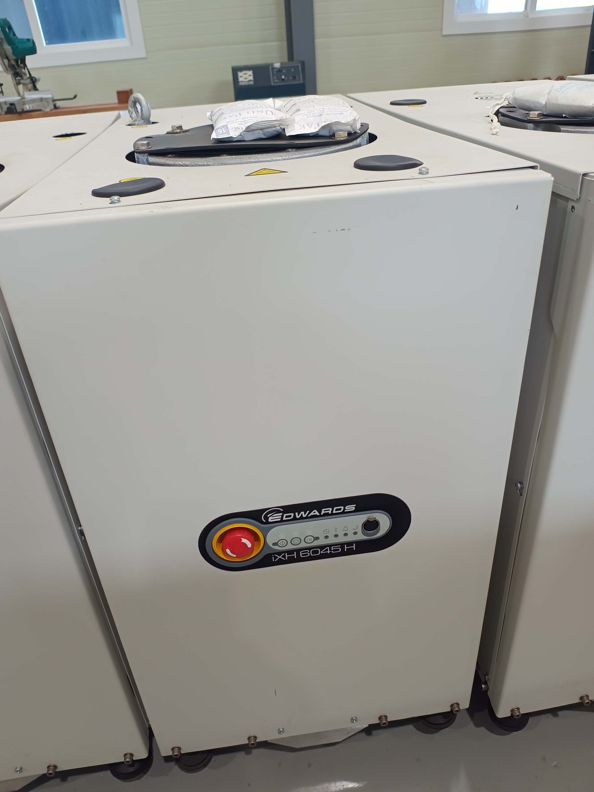 Photo Used EDWARDS iXH6045H For Sale