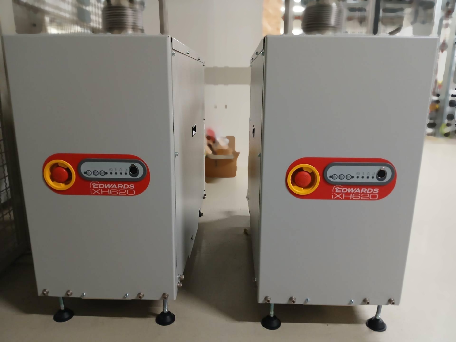Photo Used EDWARDS iXH620 For Sale