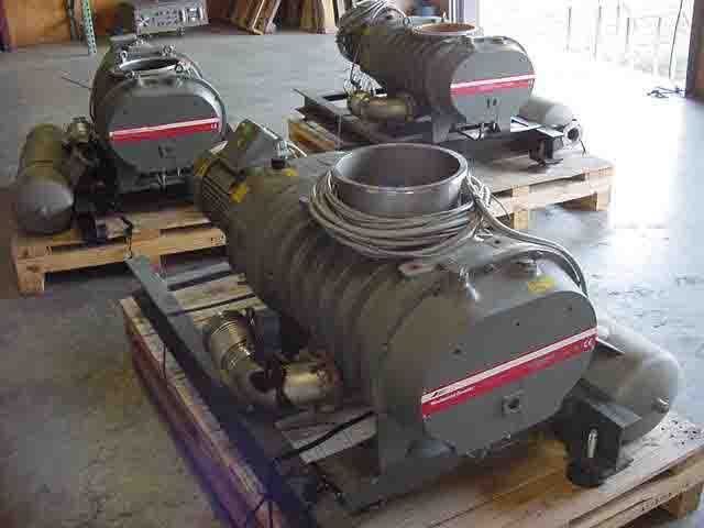 Foto Verwendet EDWARDS Lot of dry pumps Zum Verkauf