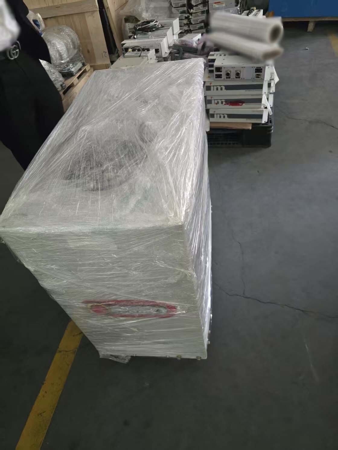 Foto Verwendet EDWARDS Lot of dry pumps Zum Verkauf