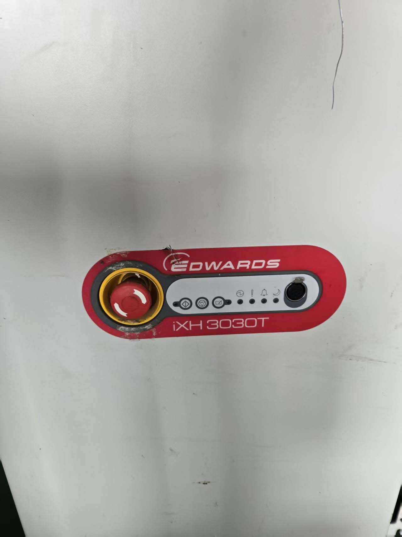 Foto Verwendet EDWARDS Lot of dry pumps Zum Verkauf
