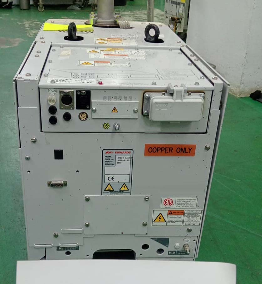 사진 사용됨 EDWARDS Lot of dry pumps 판매용