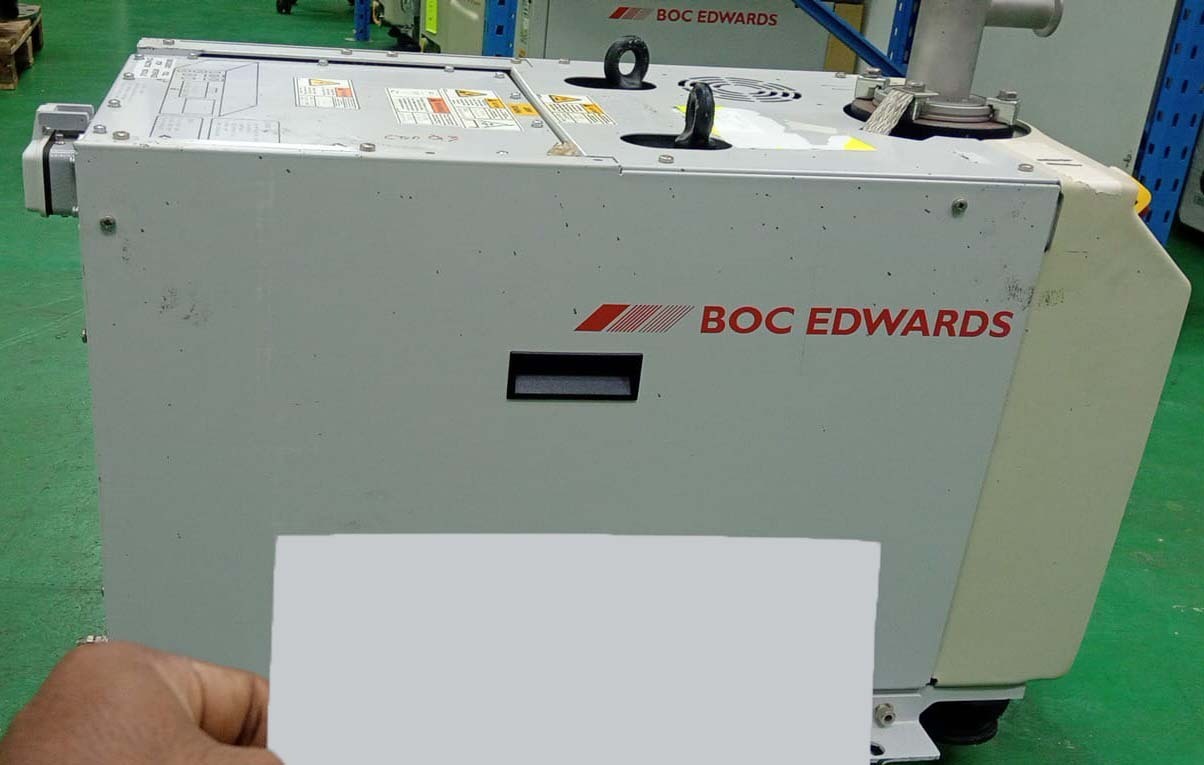 사진 사용됨 EDWARDS Lot of dry pumps 판매용