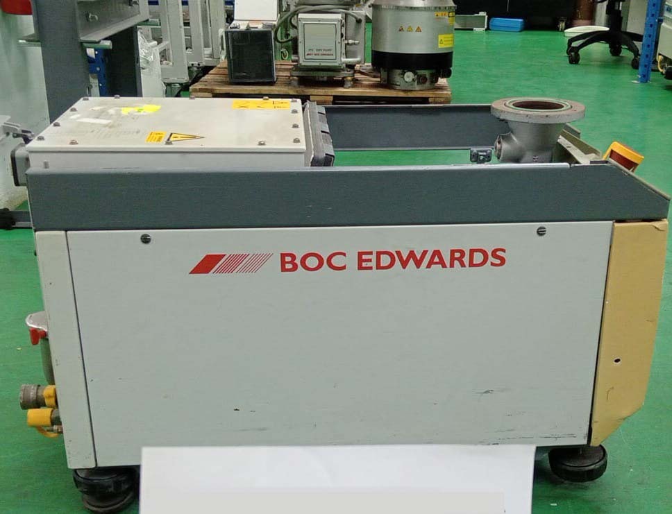 사진 사용됨 EDWARDS Lot of dry pumps 판매용