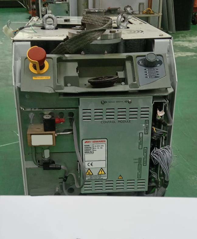 사진 사용됨 EDWARDS Lot of dry pumps 판매용