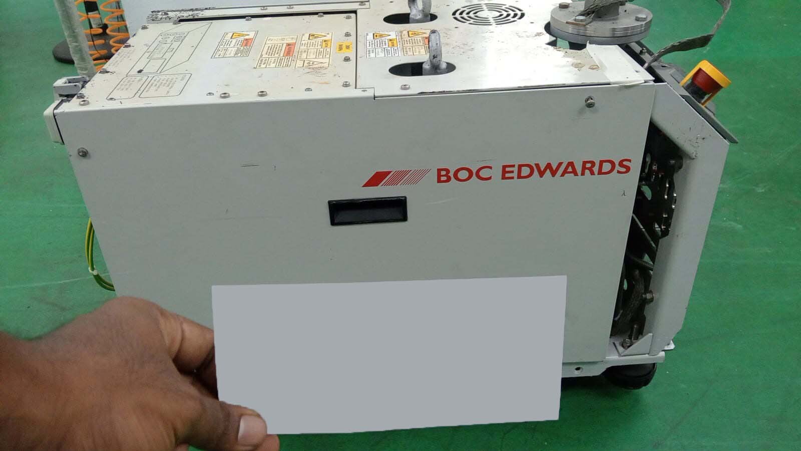 사진 사용됨 EDWARDS Lot of dry pumps 판매용
