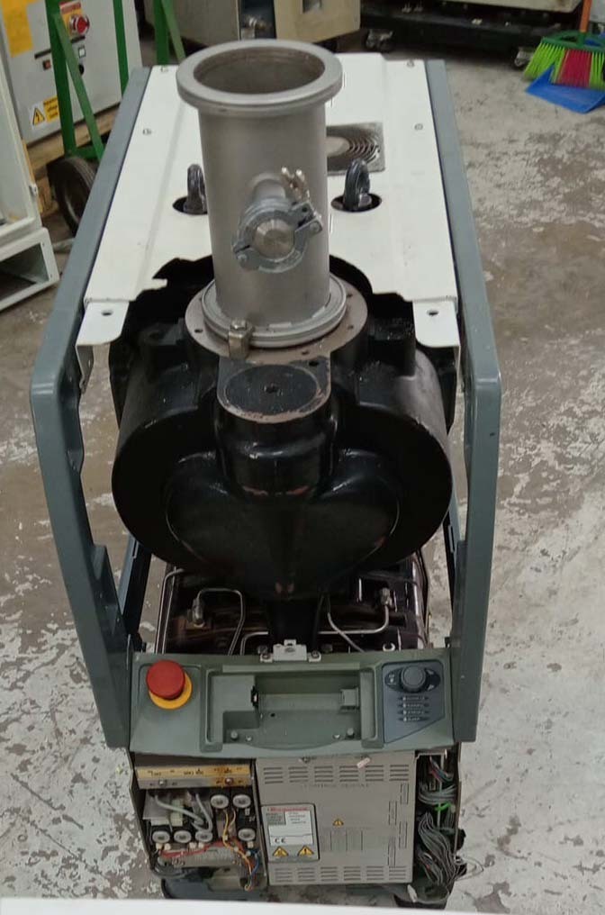 사진 사용됨 EDWARDS Lot of dry pumps 판매용