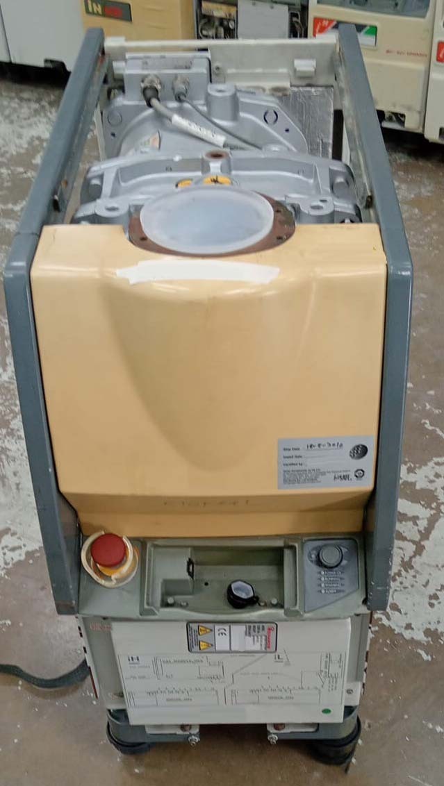 사진 사용됨 EDWARDS Lot of dry pumps 판매용