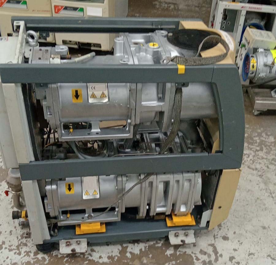 사진 사용됨 EDWARDS Lot of dry pumps 판매용