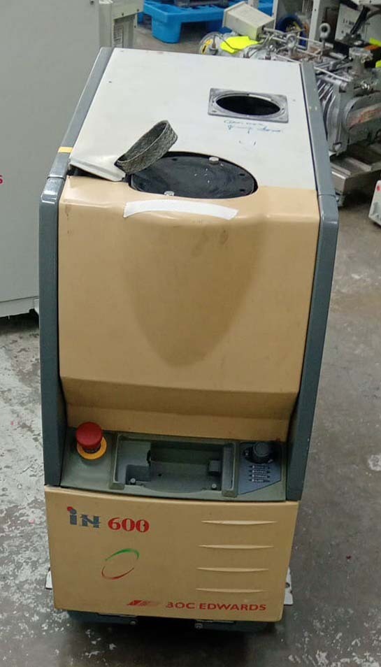 사진 사용됨 EDWARDS Lot of dry pumps 판매용