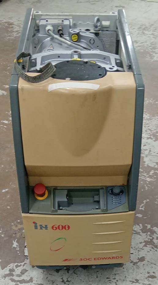 사진 사용됨 EDWARDS Lot of dry pumps 판매용