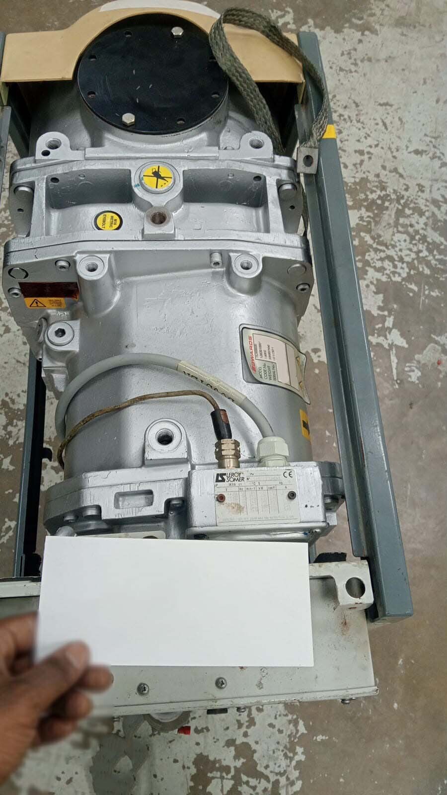 사진 사용됨 EDWARDS Lot of dry pumps 판매용