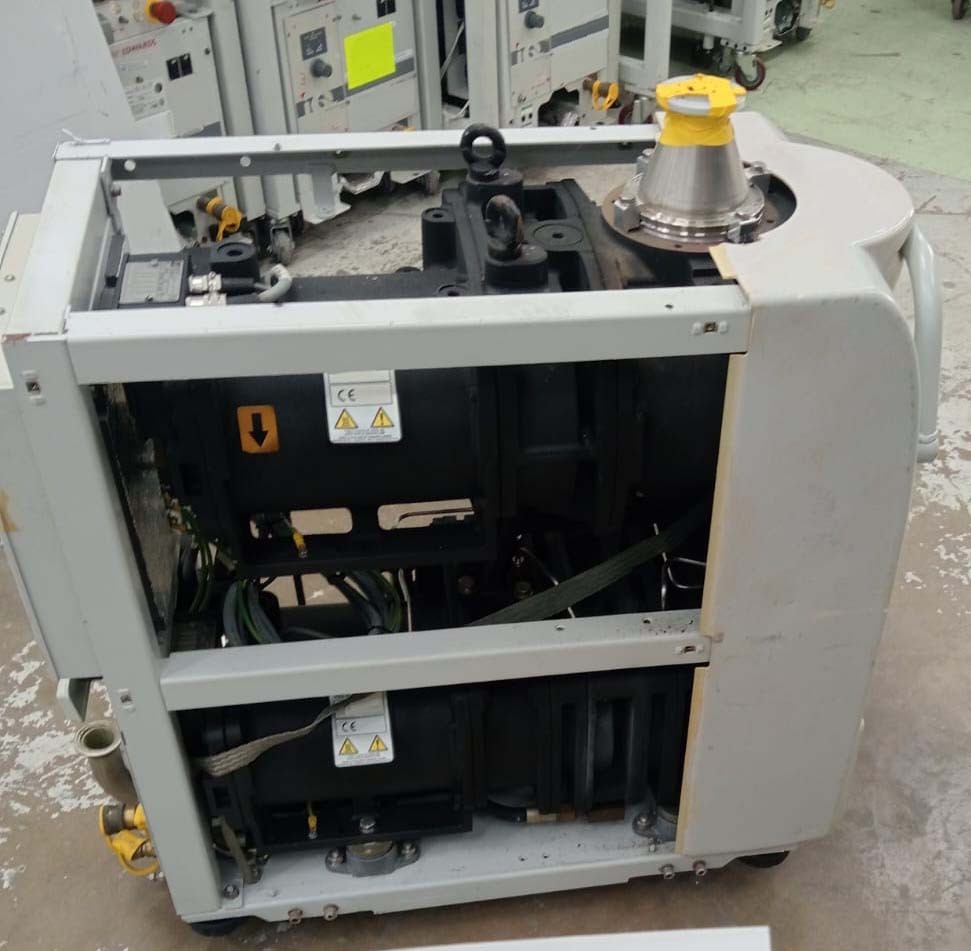사진 사용됨 EDWARDS Lot of dry pumps 판매용