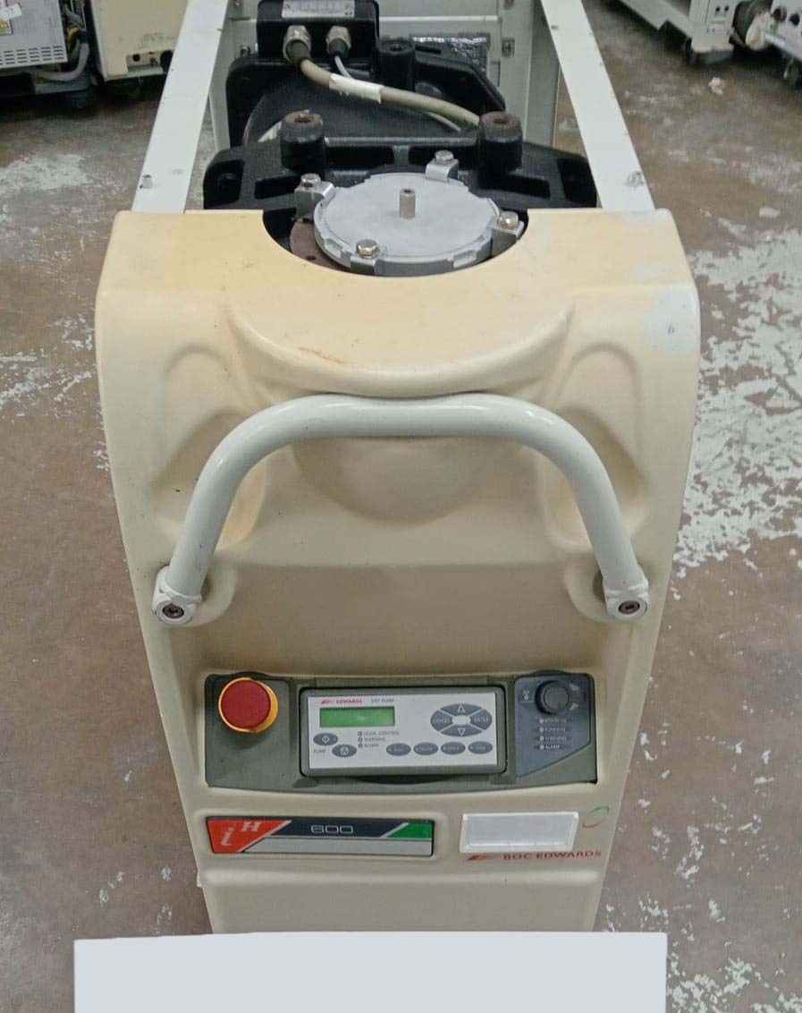 사진 사용됨 EDWARDS Lot of dry pumps 판매용