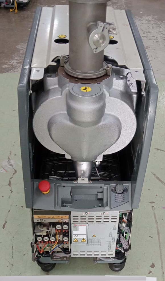 사진 사용됨 EDWARDS Lot of dry pumps 판매용