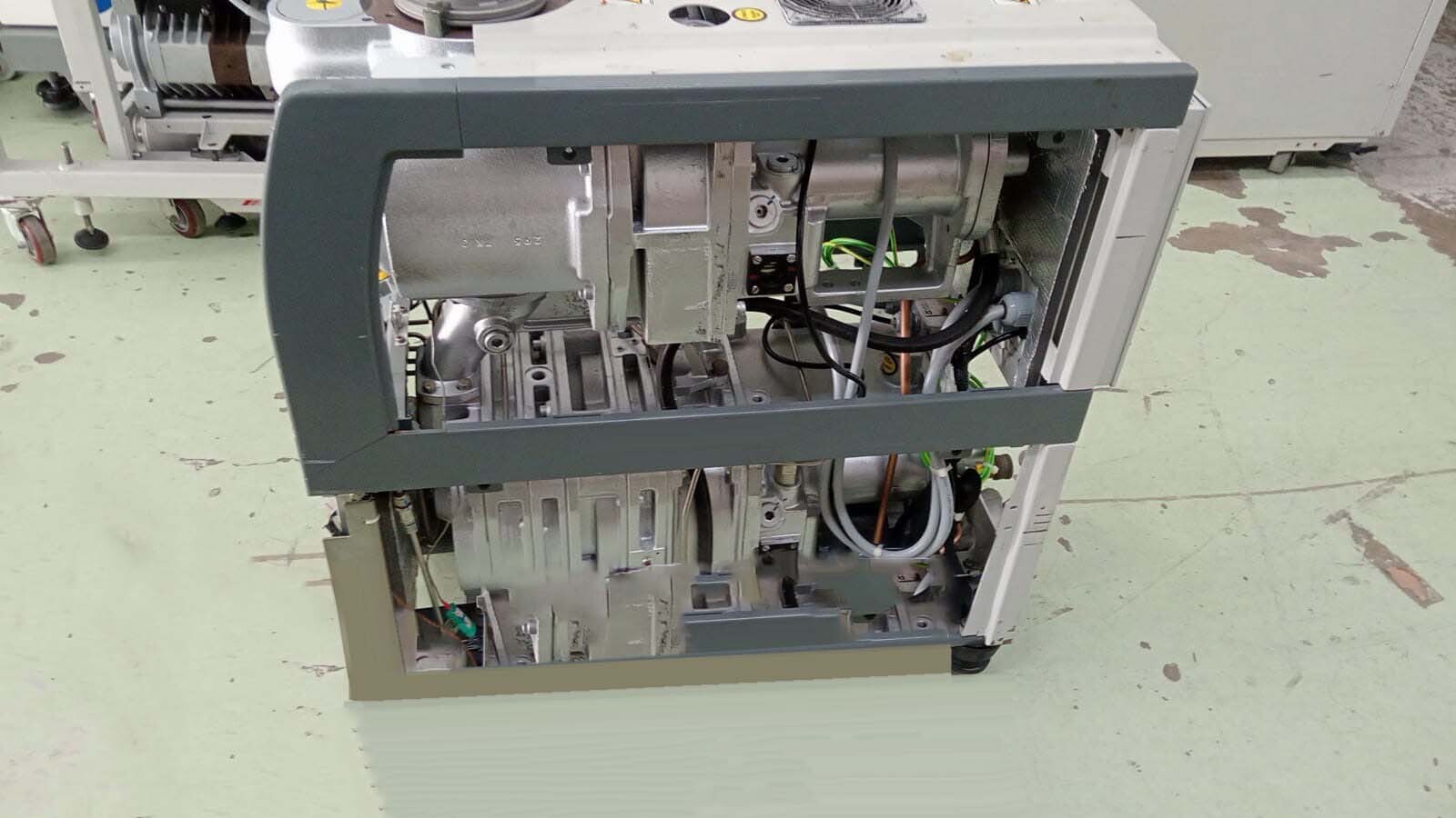 사진 사용됨 EDWARDS Lot of dry pumps 판매용