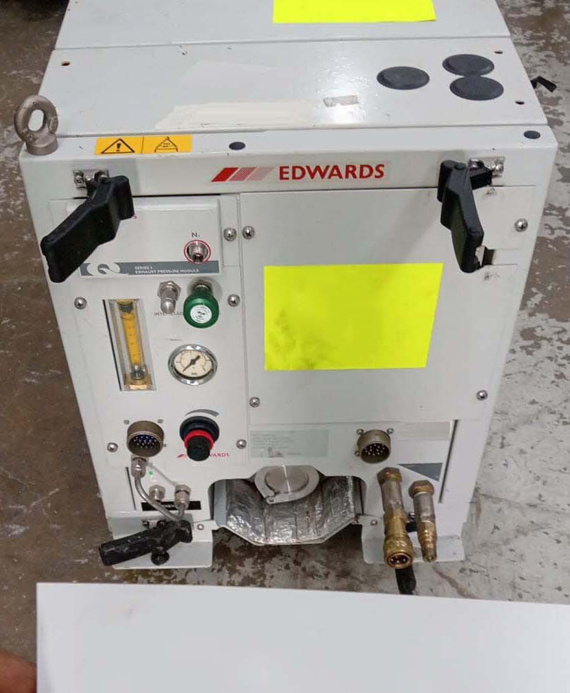 사진 사용됨 EDWARDS Lot of dry pumps 판매용