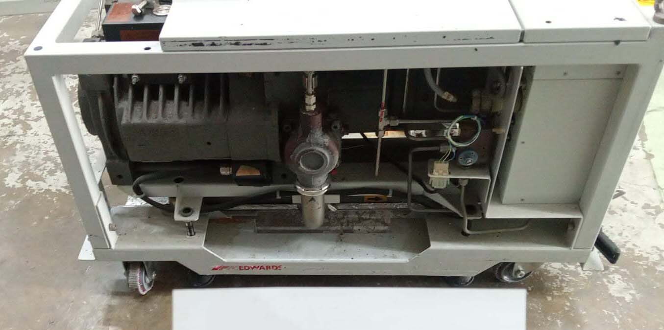 사진 사용됨 EDWARDS Lot of dry pumps 판매용