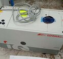 사진 사용됨 EDWARDS Lot of dry pumps 판매용