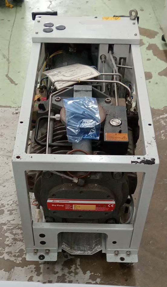 사진 사용됨 EDWARDS Lot of dry pumps 판매용