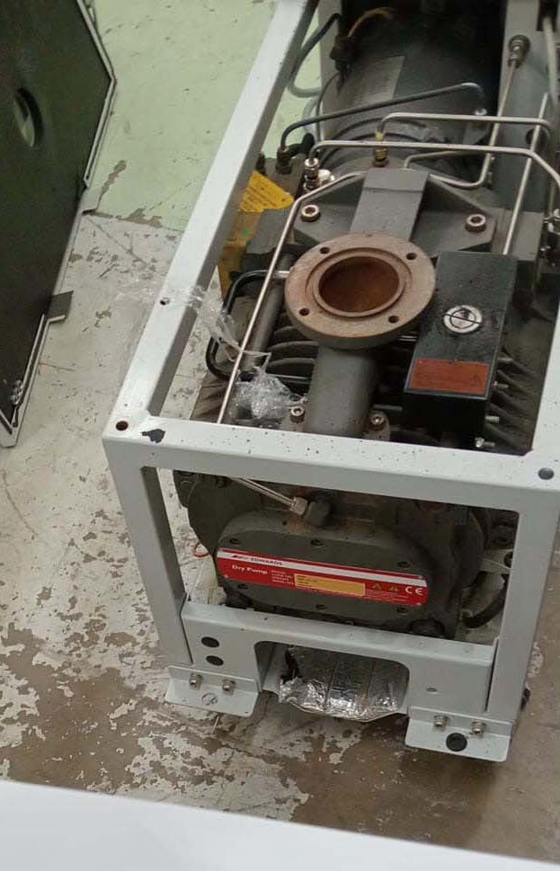 사진 사용됨 EDWARDS Lot of dry pumps 판매용
