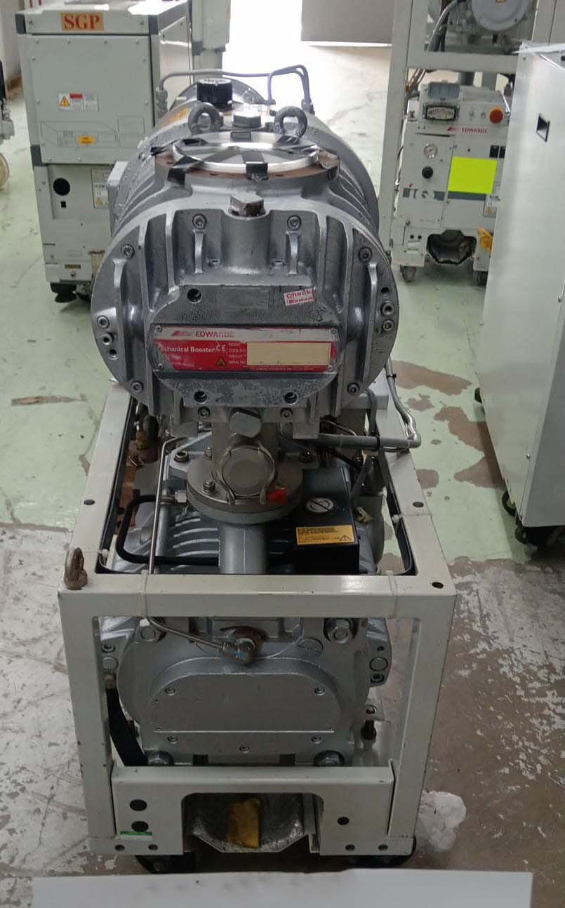 사진 사용됨 EDWARDS Lot of dry pumps 판매용