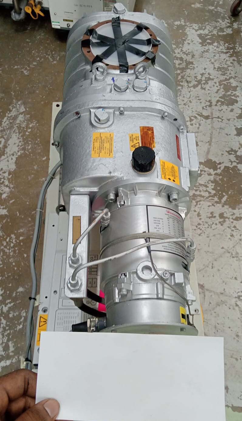 사진 사용됨 EDWARDS Lot of dry pumps 판매용