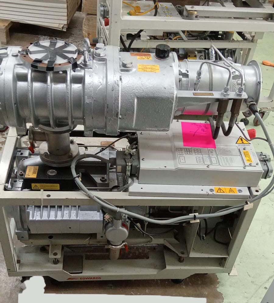 사진 사용됨 EDWARDS Lot of dry pumps 판매용