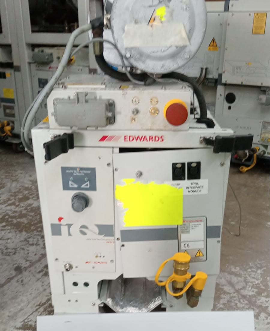 사진 사용됨 EDWARDS Lot of dry pumps 판매용