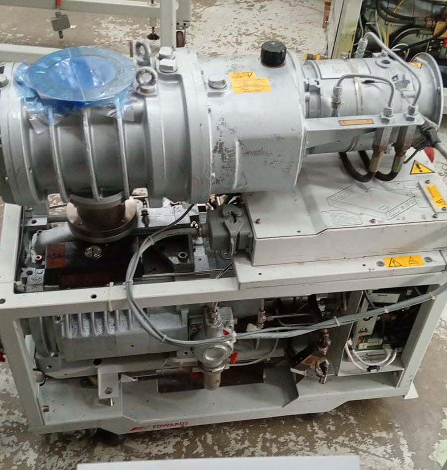 사진 사용됨 EDWARDS Lot of dry pumps 판매용
