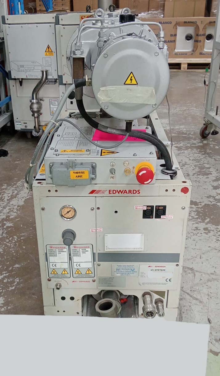 사진 사용됨 EDWARDS Lot of dry pumps 판매용