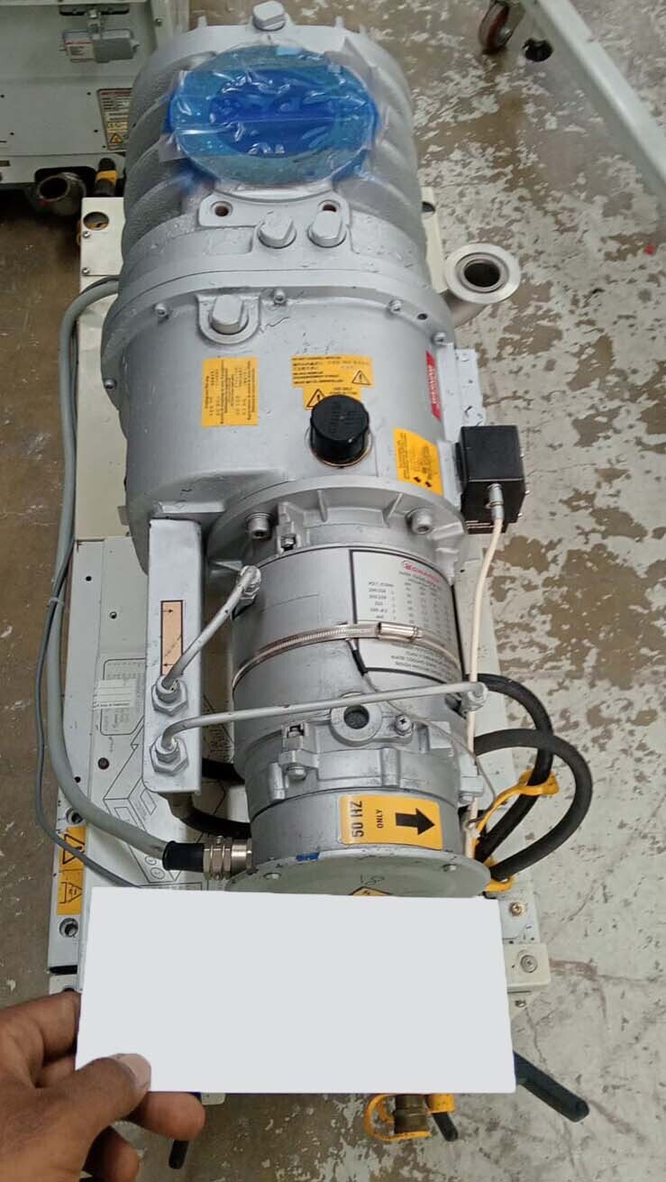 사진 사용됨 EDWARDS Lot of dry pumps 판매용