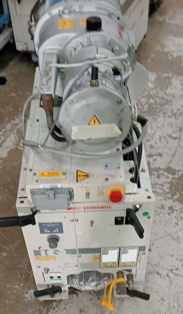 사진 사용됨 EDWARDS Lot of dry pumps 판매용