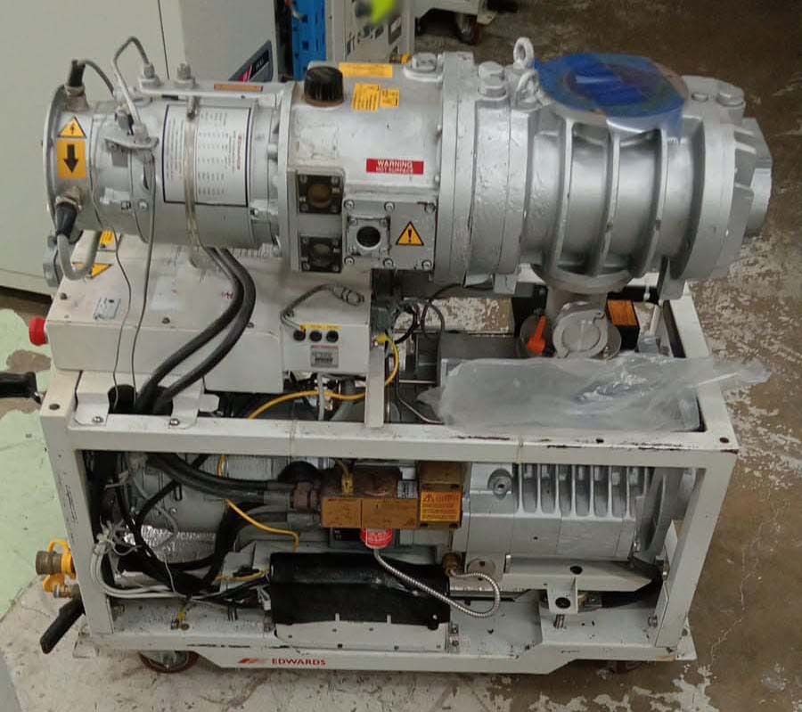 사진 사용됨 EDWARDS Lot of dry pumps 판매용