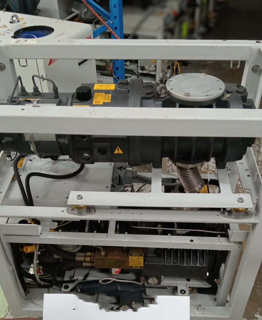 사진 사용됨 EDWARDS Lot of dry pumps 판매용