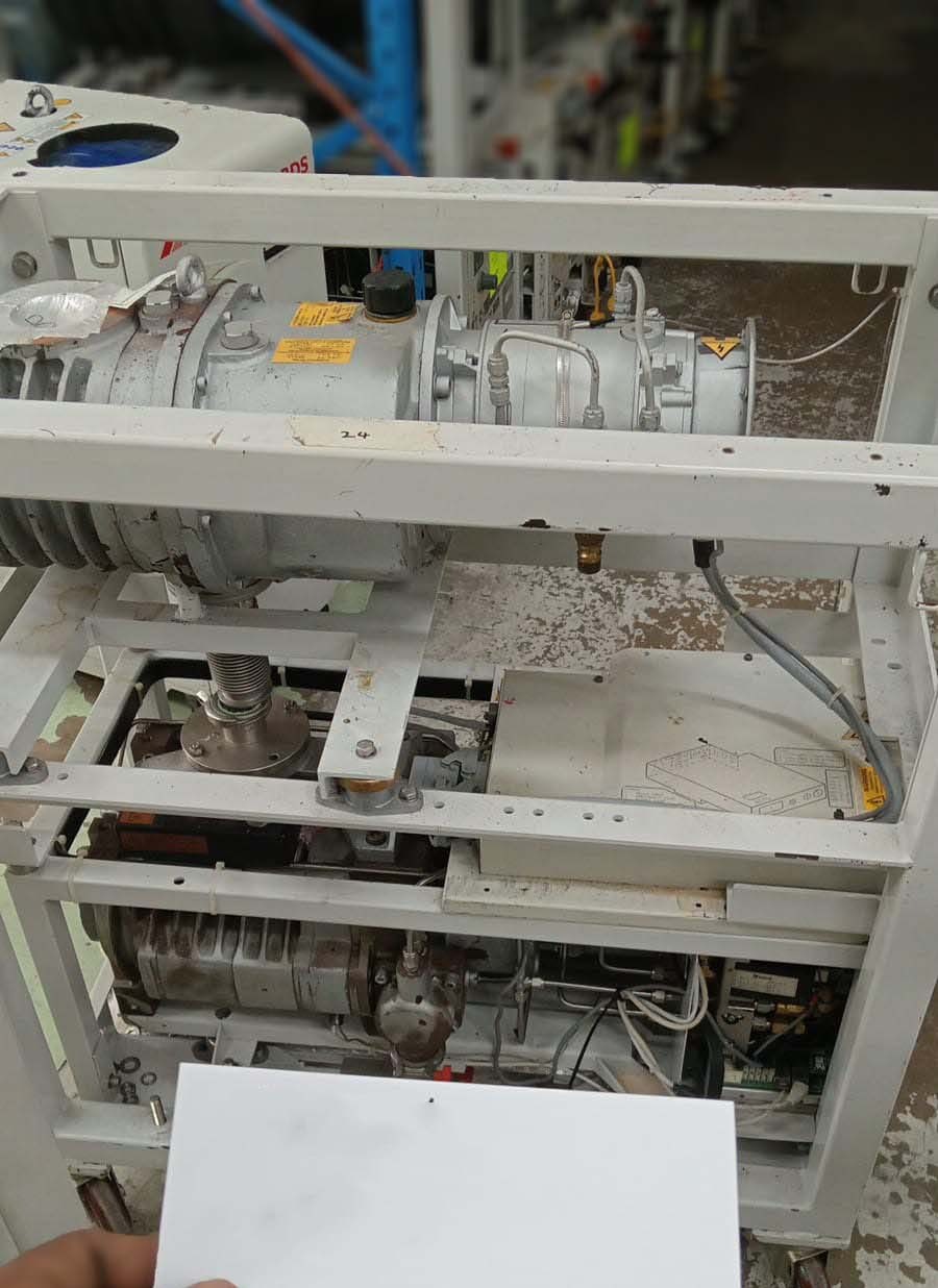 사진 사용됨 EDWARDS Lot of dry pumps 판매용