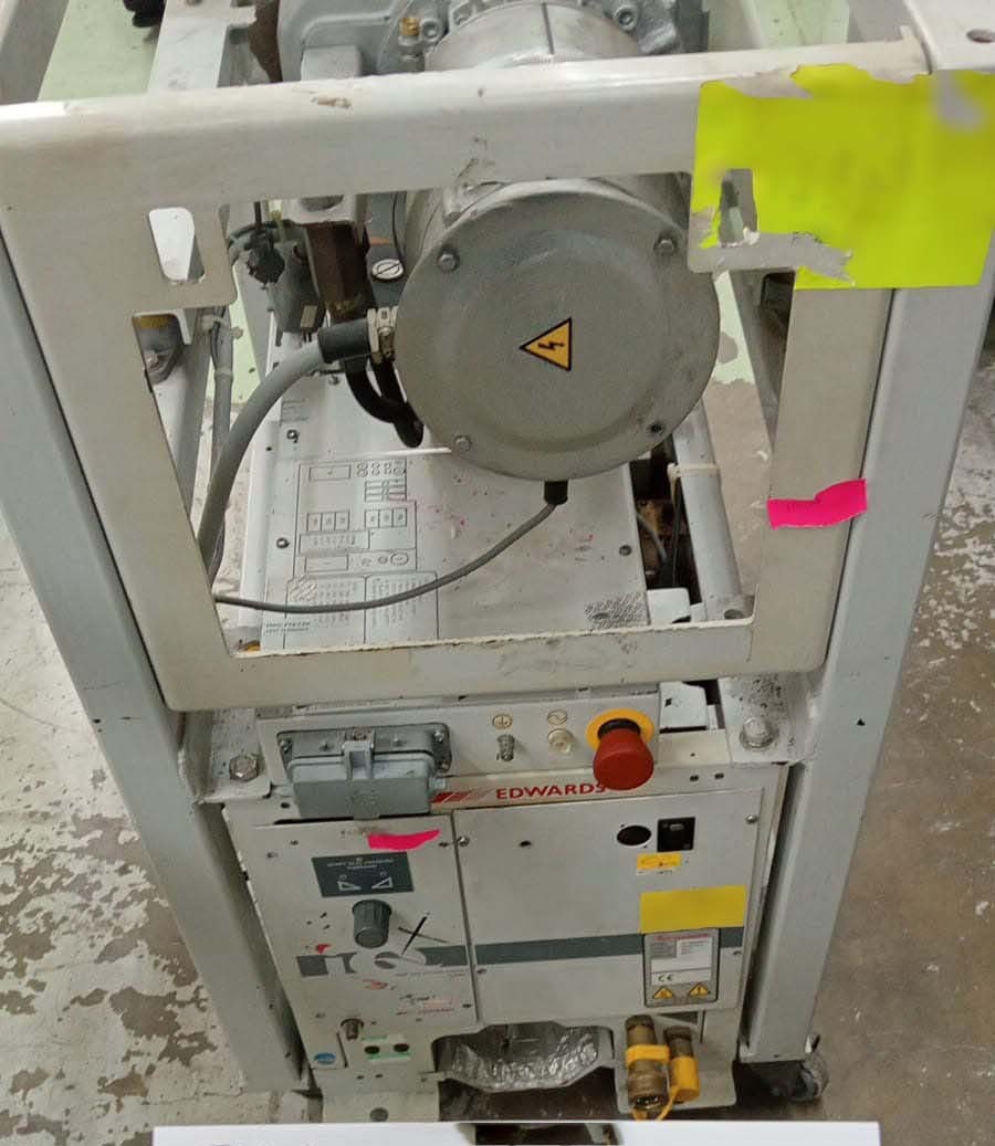 사진 사용됨 EDWARDS Lot of dry pumps 판매용