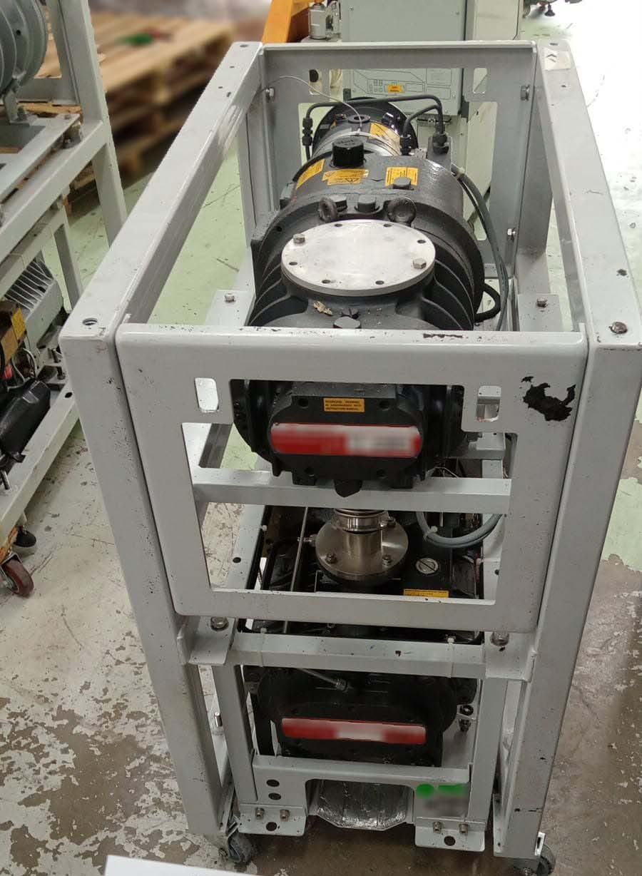사진 사용됨 EDWARDS Lot of dry pumps 판매용