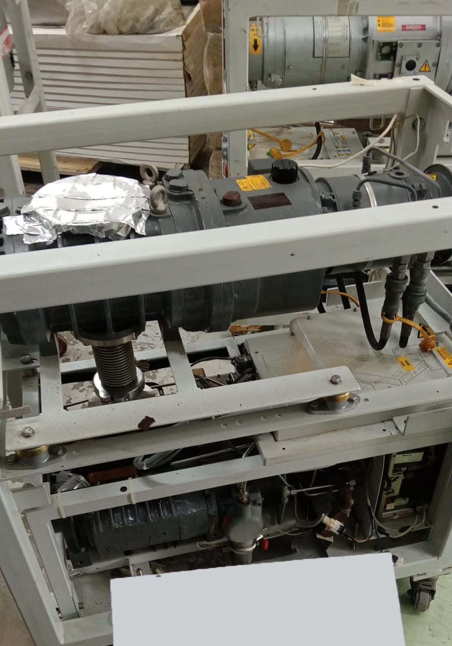 사진 사용됨 EDWARDS Lot of dry pumps 판매용