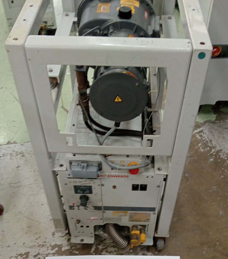 사진 사용됨 EDWARDS Lot of dry pumps 판매용